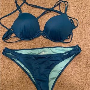 shade and short bikini